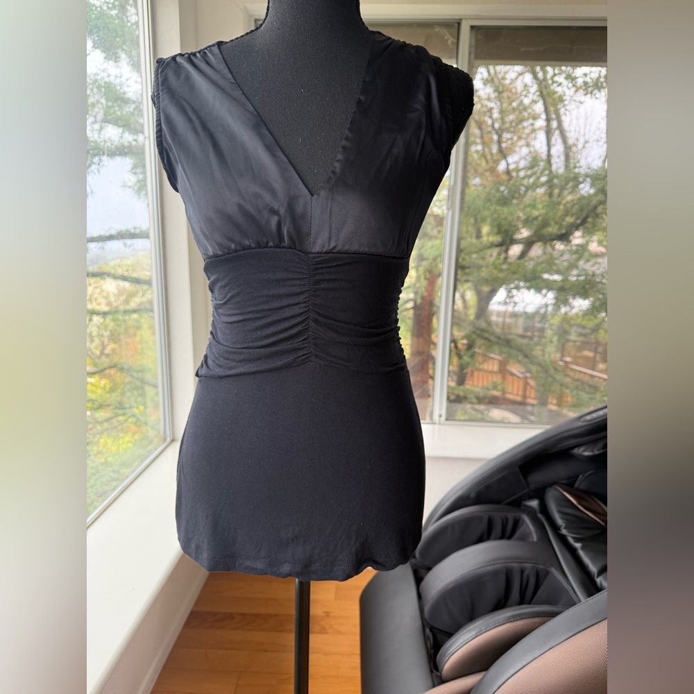 The Limited Black V-Neck Sleeveless Office Blouse XS - Picture 2 of 10